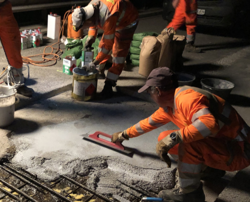 Assainissement de béton sur une autoroute