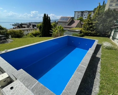 Réalisation de revêtement d'étanchéité en résine pour une piscine