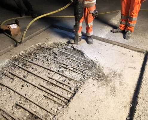 Piquage du béton dégradé